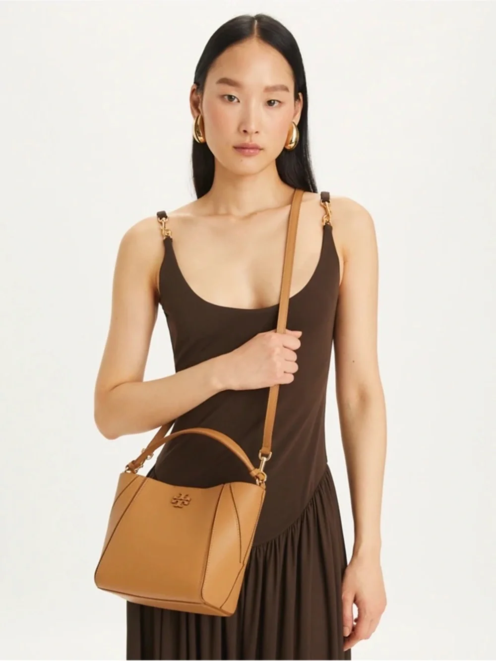 Tory Burch tiramisu McGraw pebbled leather bucket bag crossbody purse